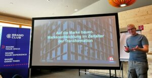 Mehr über den Artikel erfahren Experts Talk: Matthias Moosbrugger über Markenentwicklung im Zeitalter der Transformation